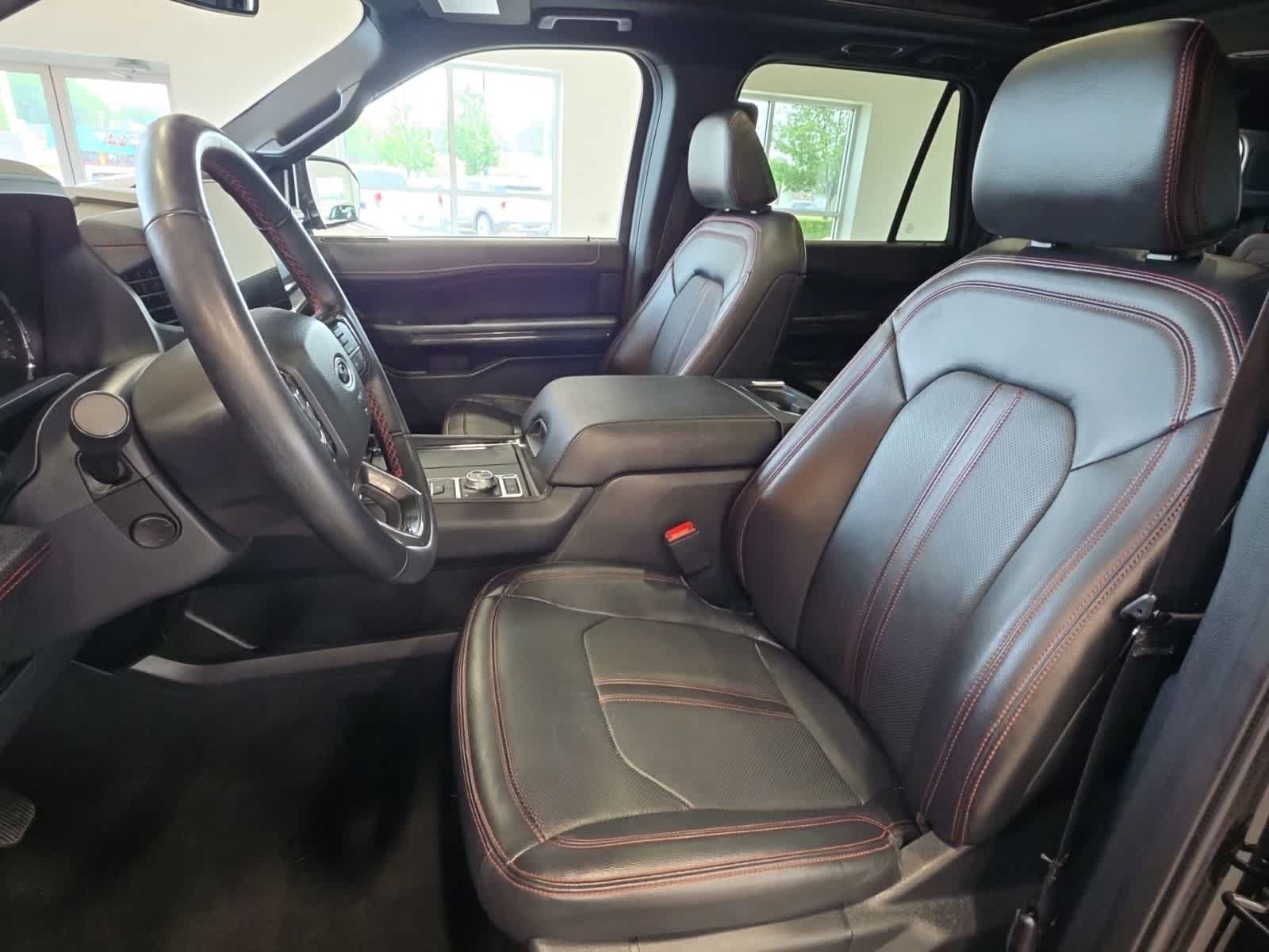Used 2023 Ford Expedition Limited AWD/4WD image 16