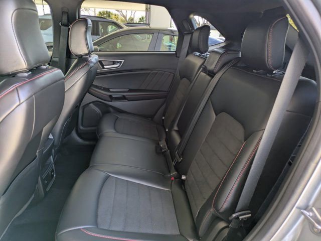 Certified 2024 Ford Edge ST-Line image 17