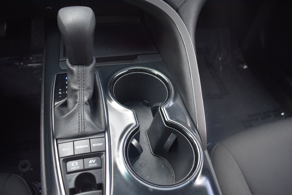 Used 2020 Toyota Camry LE FWD image 30