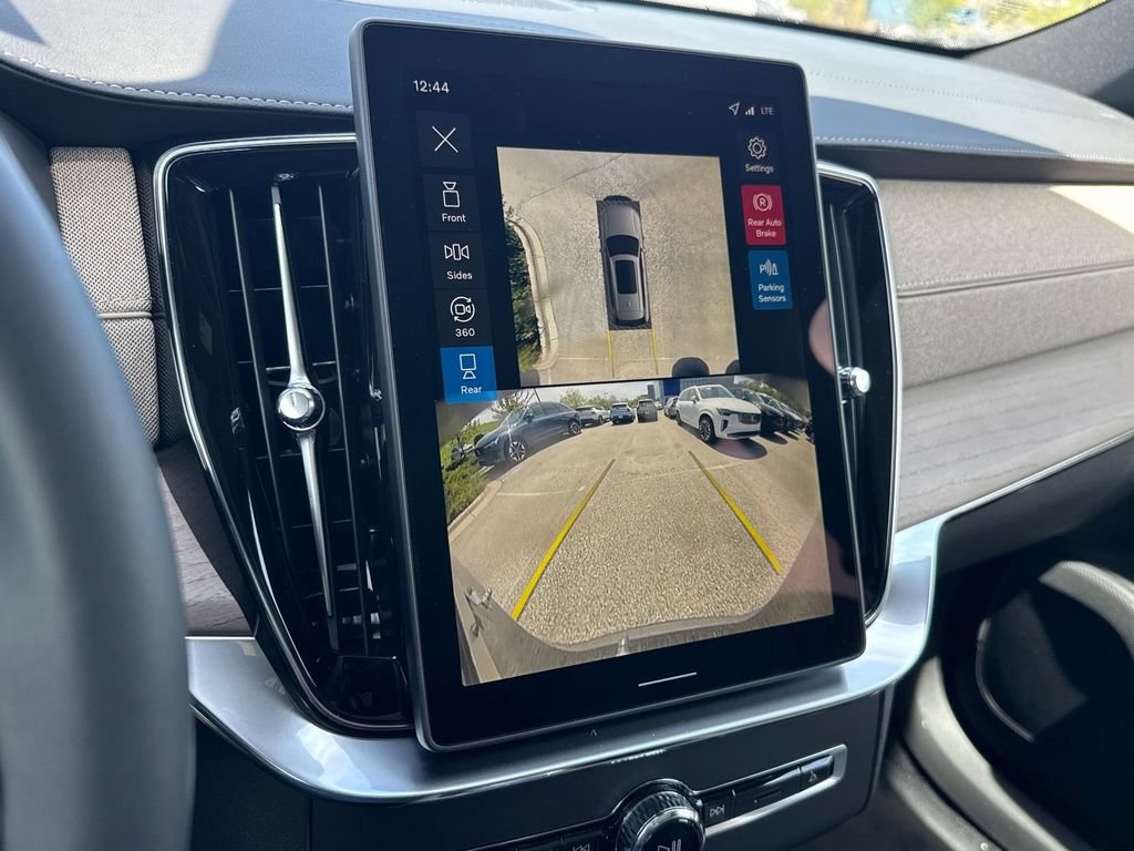 New 2026 Volvo XC90 T8 Plus w/ Protection Package Premier AWD/4WD image 20