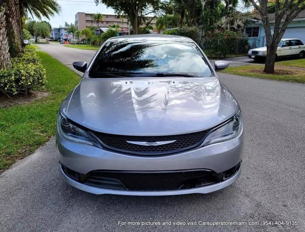 Used 2015 Chrysler 200 S FWD image 12