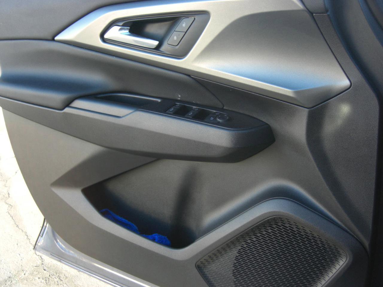 Used 2025 Chevrolet Equinox EV LT image 16