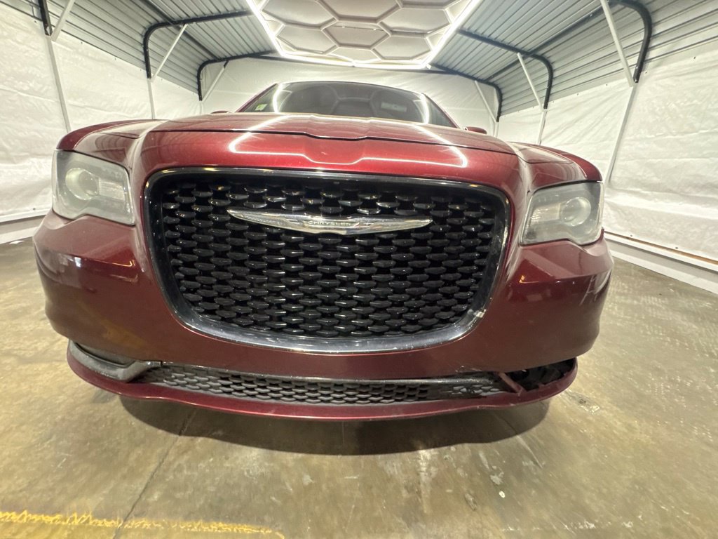 Used 2019 Chrysler 300 S AWD/4WD image 4