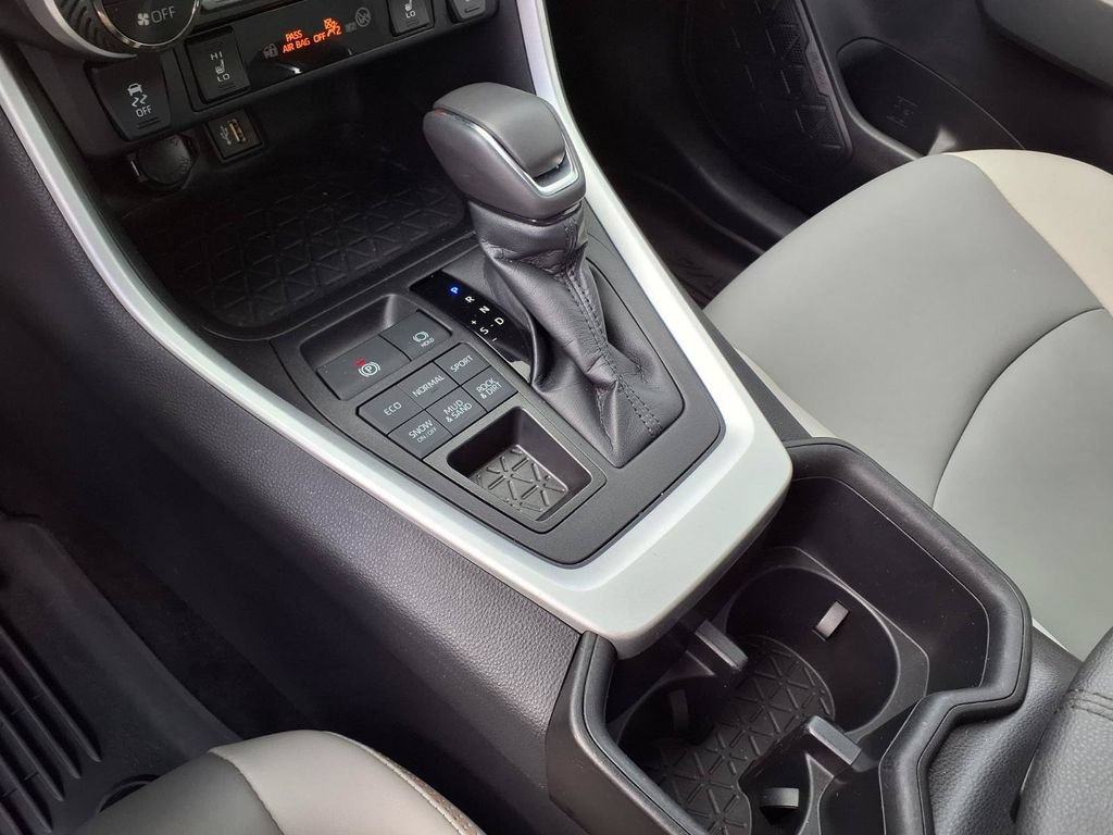 Used 2023 Toyota RAV4 XLE Premium AWD/4WD image 26