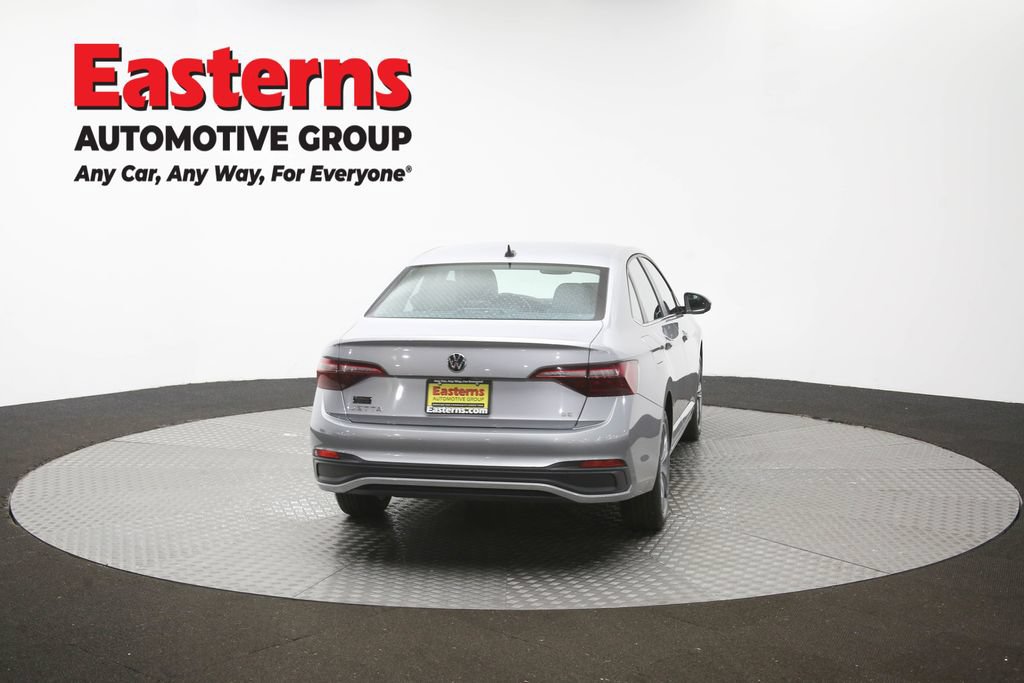 Used 2024 Volkswagen Jetta SE FWD image 37