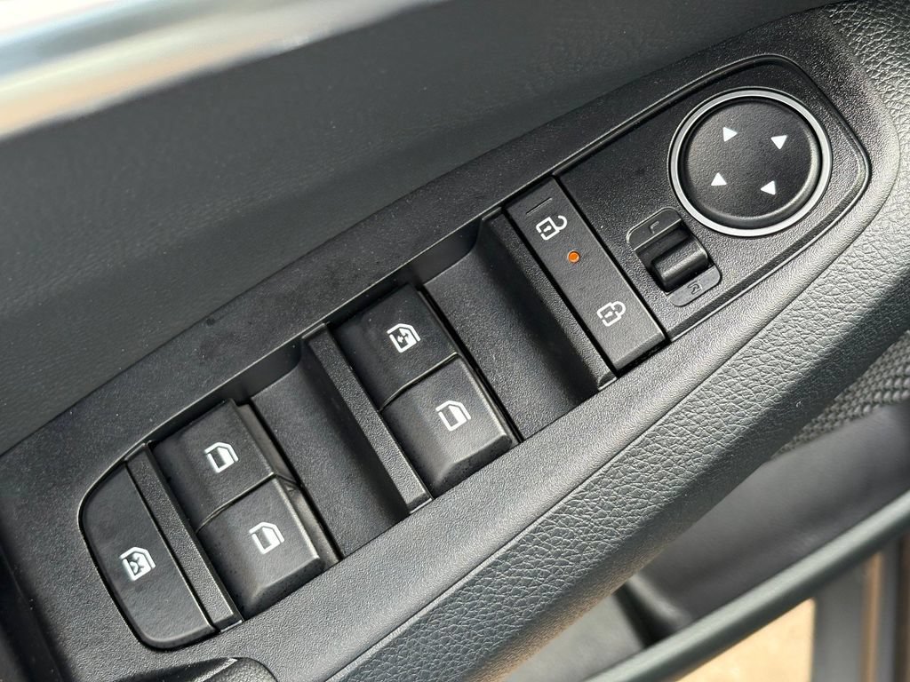 New 2026 Kia Seltos EX FWD image 18