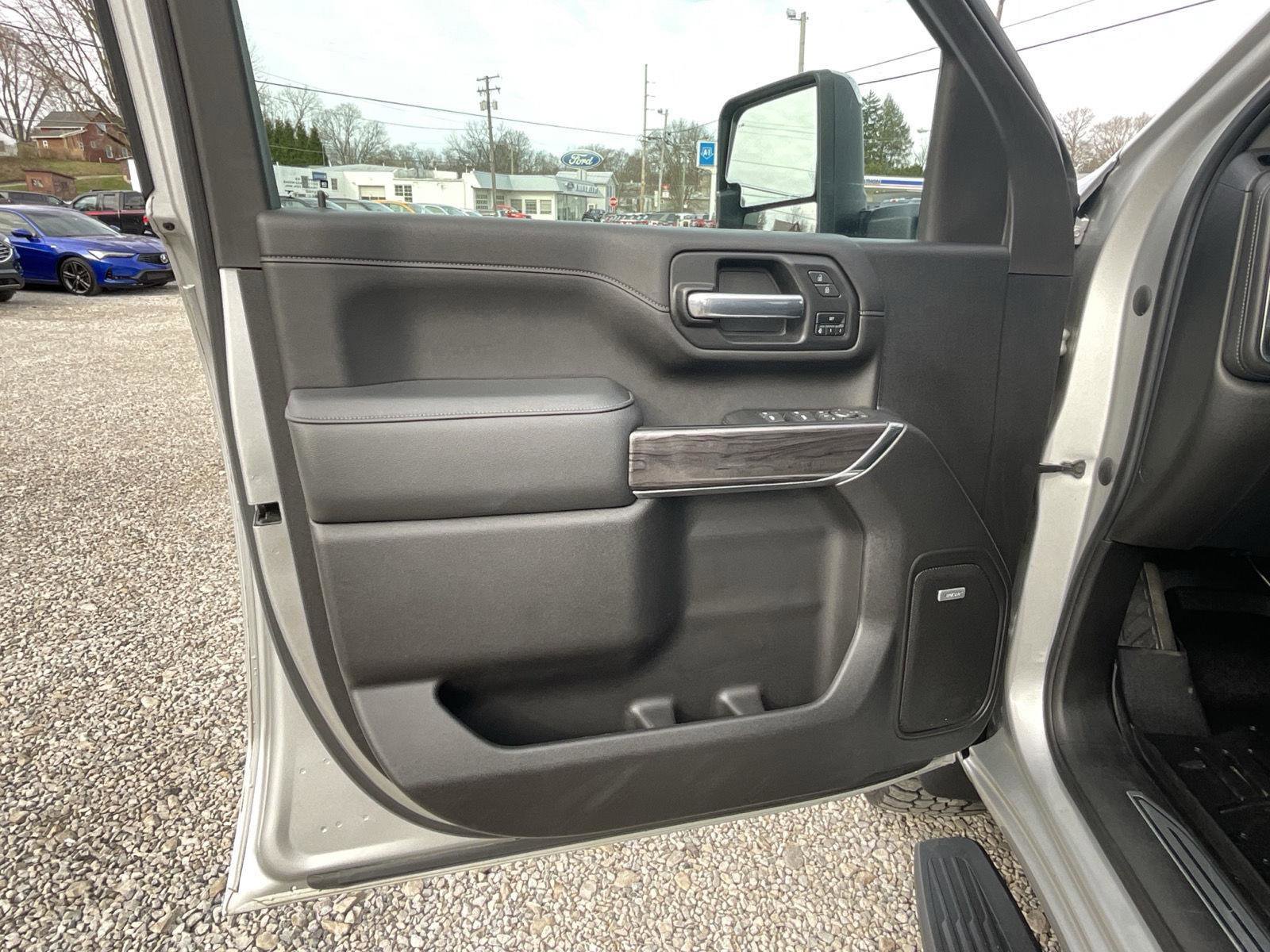 Used 2022 Chevrolet Silverado 2500 LTZ w/ LTZ Premium Package image 27