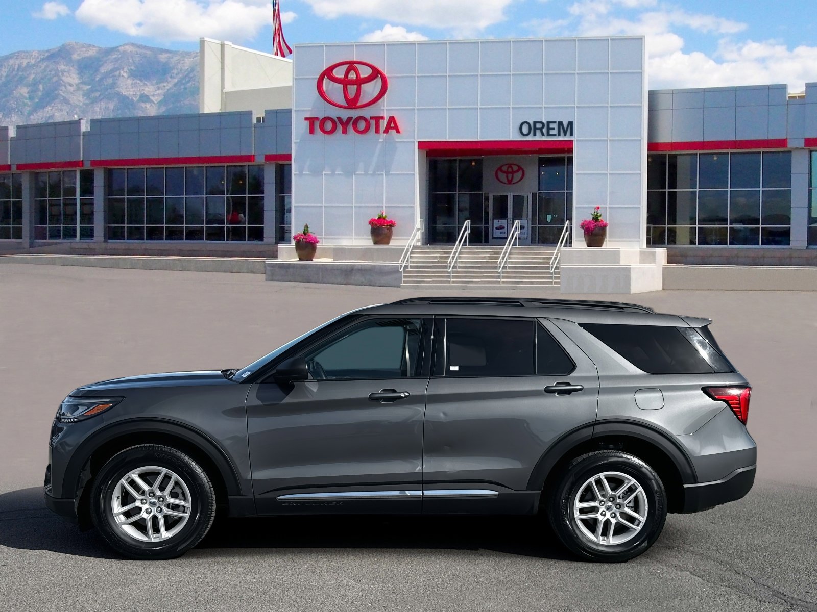 Used 2025 Ford Explorer Active image 6