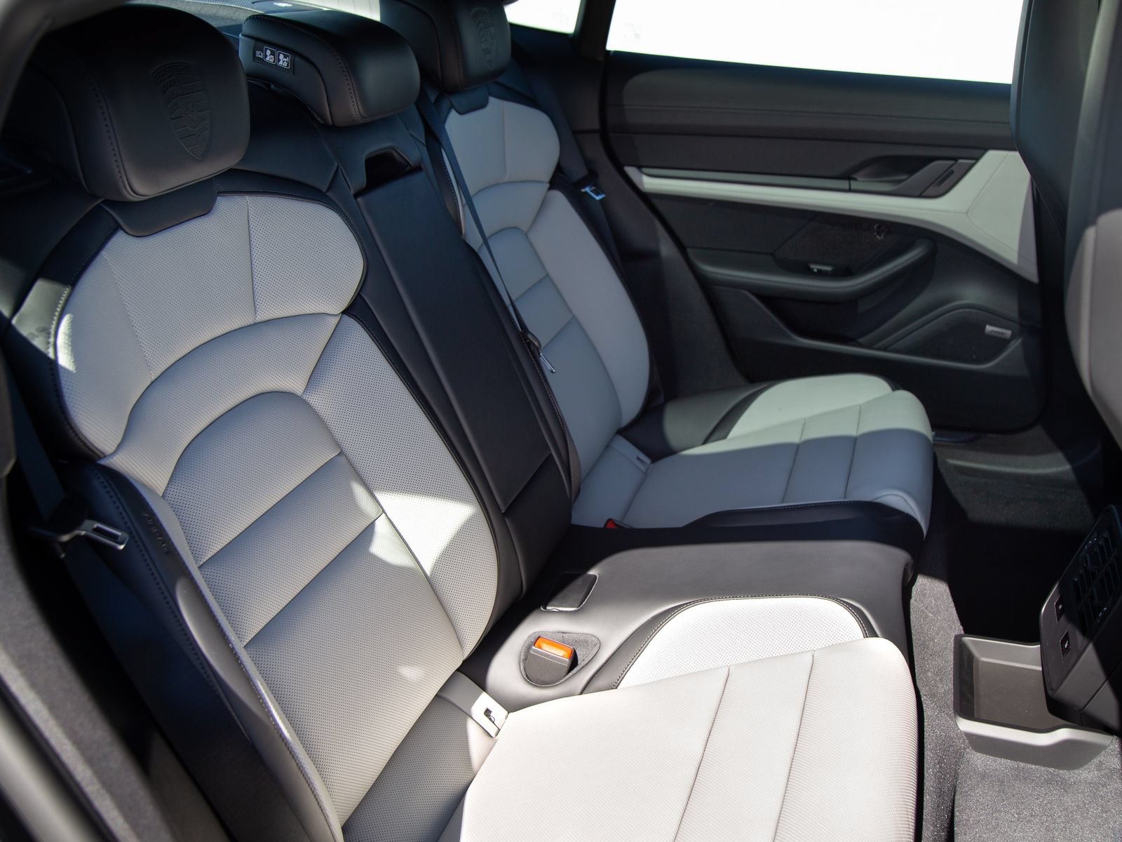 New 2026 Porsche Taycan RWD image 25