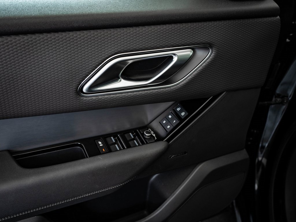 Used 2023 Land Rover Range Rover Velar R-Dynamic S image 25