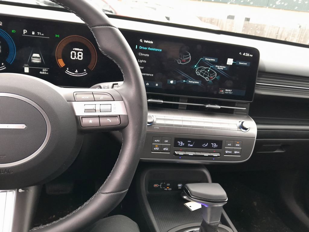 Used 2025 Hyundai Kona SEL image 18