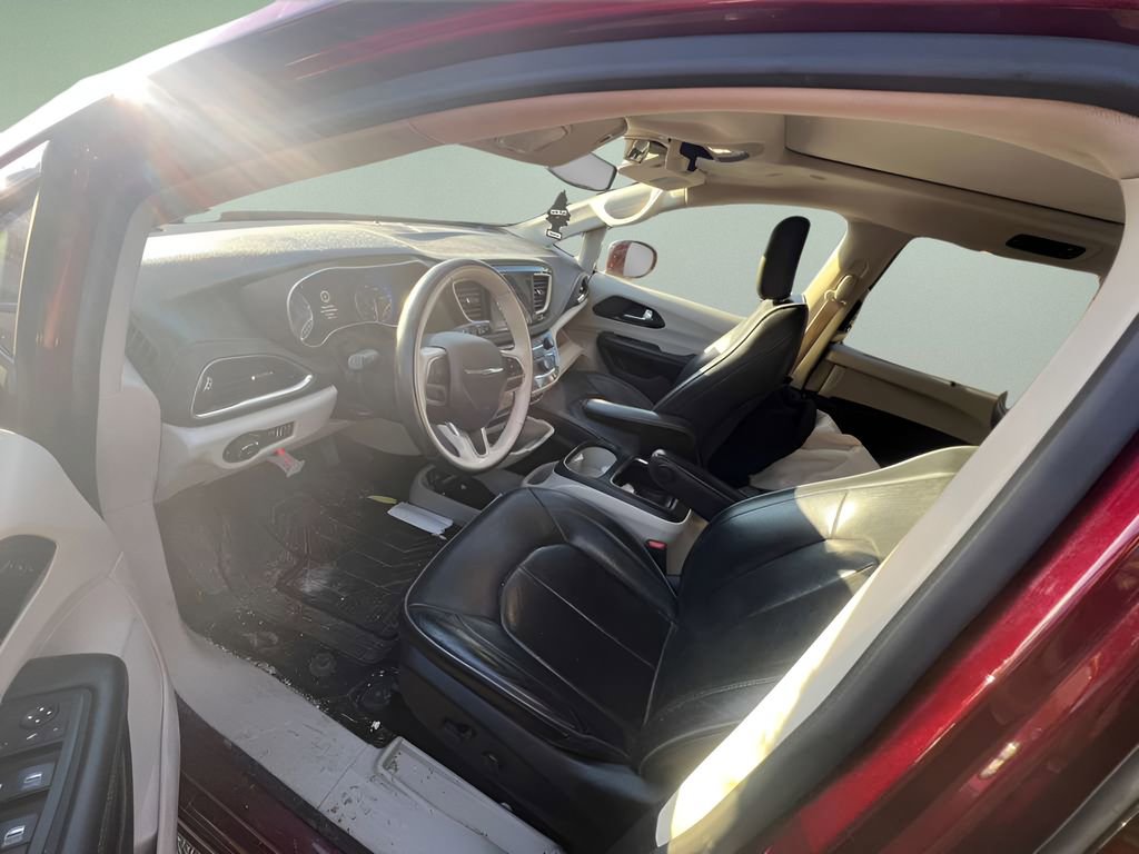 Used 2020 Chrysler Pacifica Limited FWD image 18