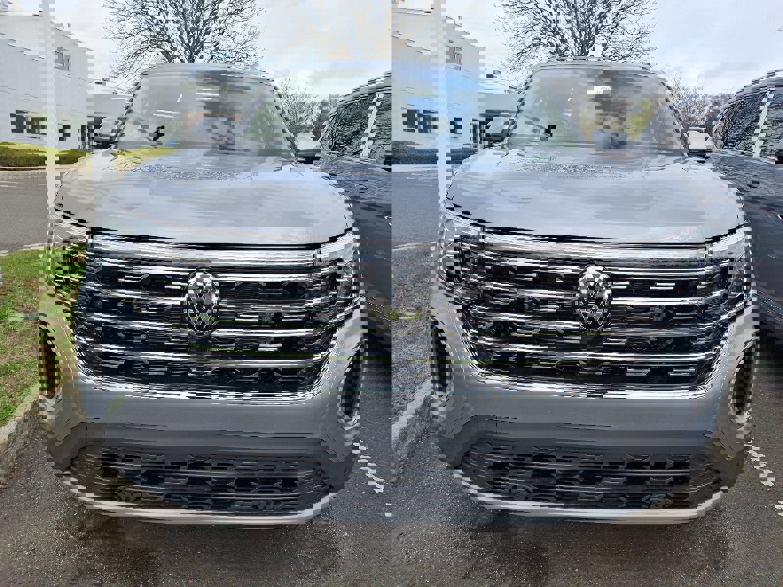 New 2025 Volkswagen Atlas SEL image 2