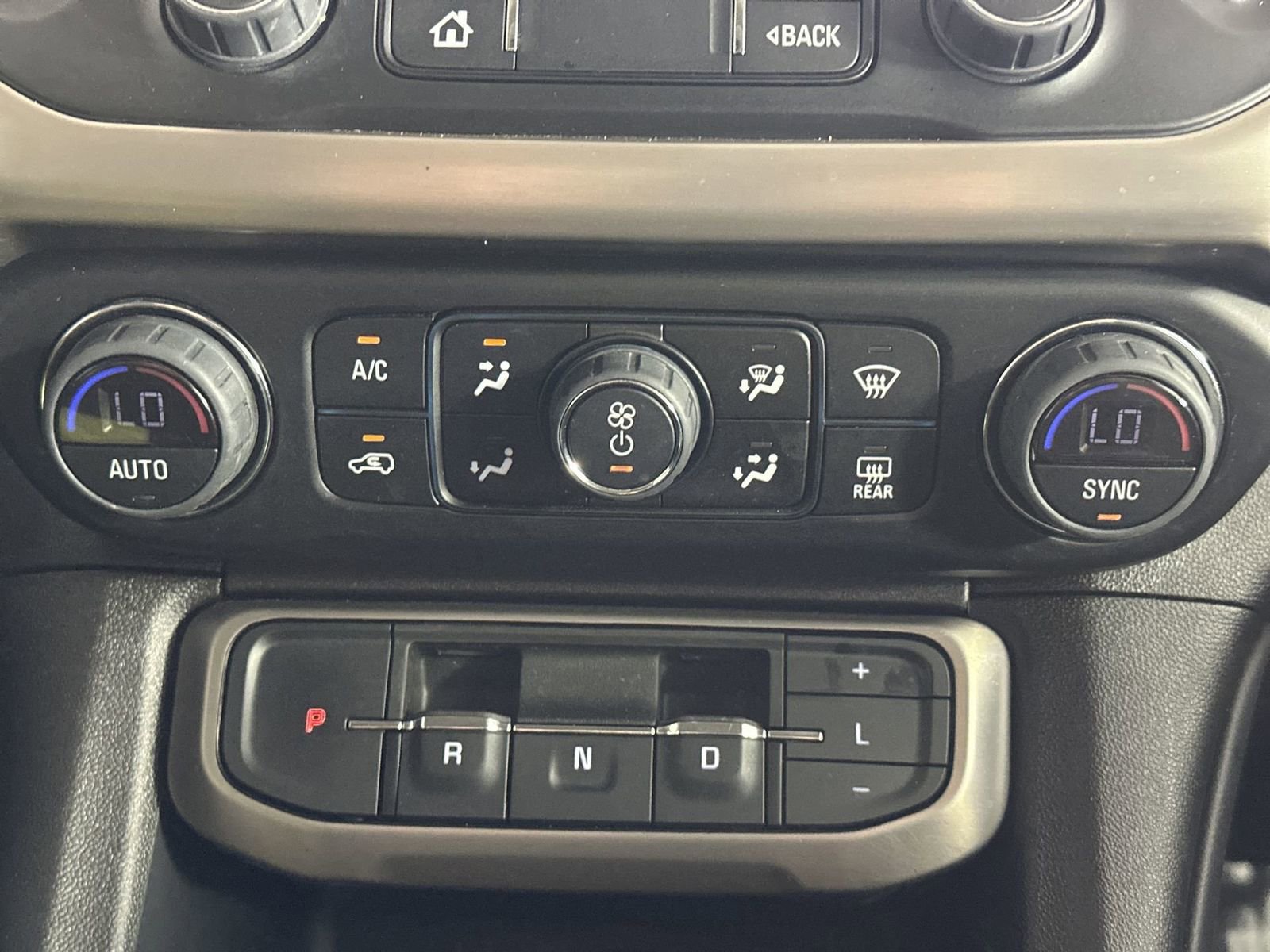 Used 2023 GMC Acadia Denali w/ Black Diamond Edition image 23