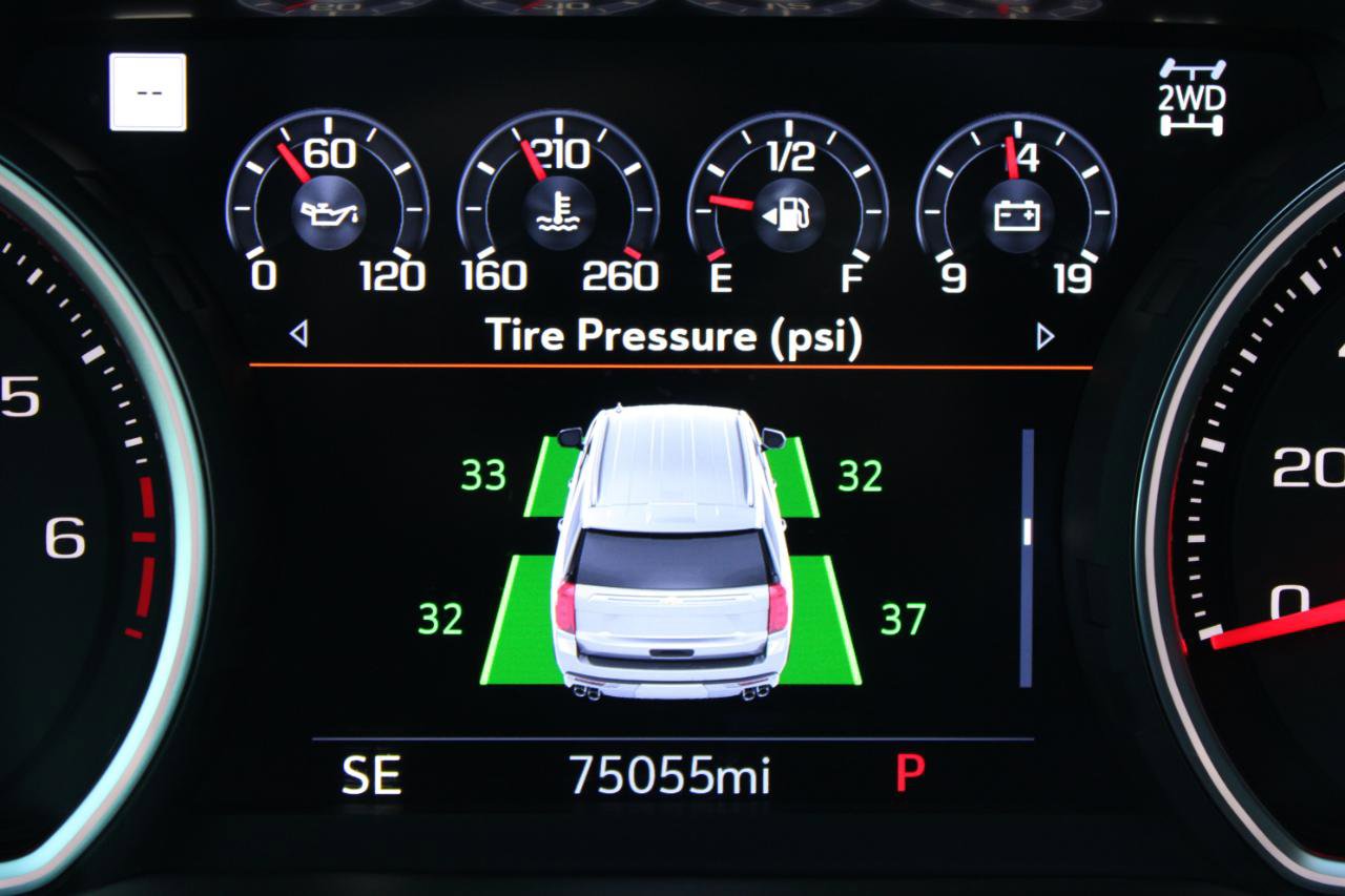 Used 2021 Chevrolet Tahoe High Country w/ Premium Package image 24