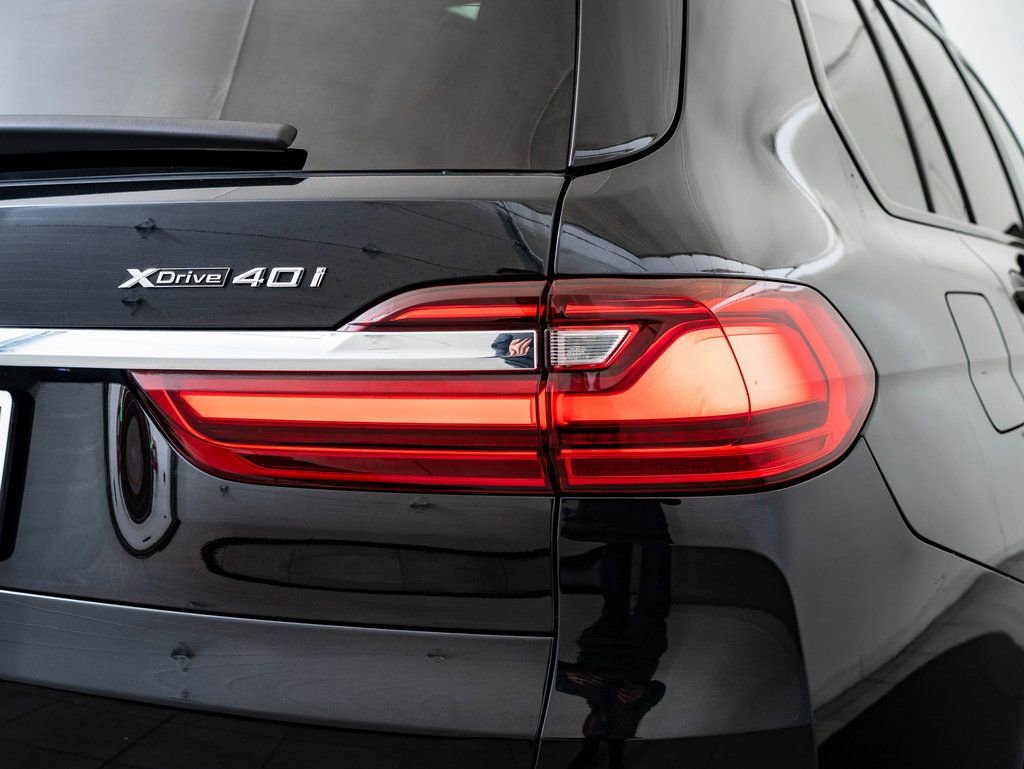 Used 2022 BMW X7 xDrive40i w/ Premium Package AWD/4WD image 9