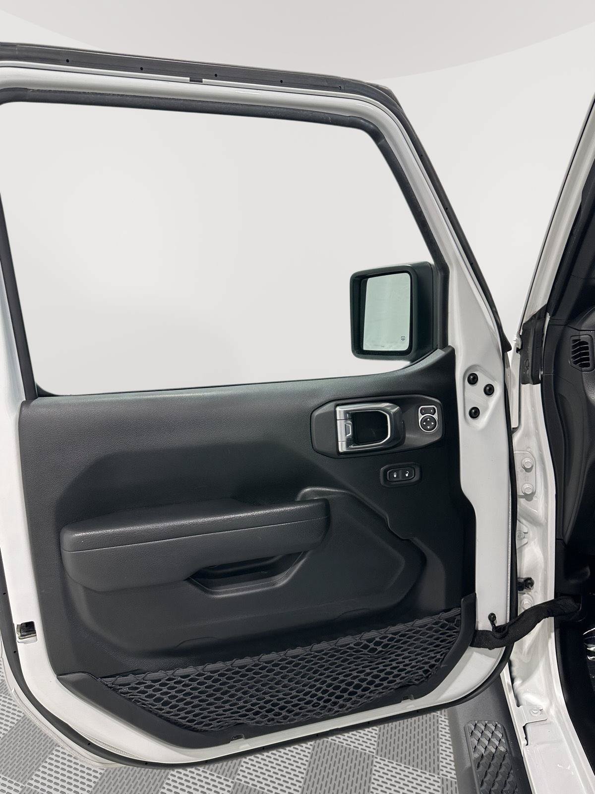 Used 2023 Jeep Gladiator Mojave w/ Dual Top Group AWD/4WD image 17