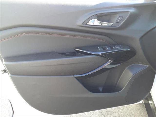 Used 2025 Chevrolet Trax RS w/ Driver Confidence Package FWD image 12