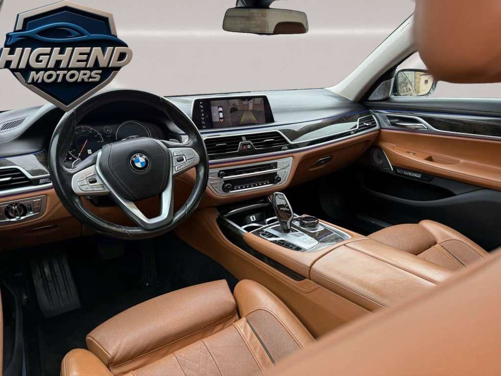 Used 2018 BMW 750i xDrive AWD/4WD image 26