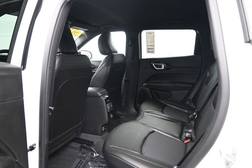 New 2026 Jeep Compass Latitude AWD/4WD image 24