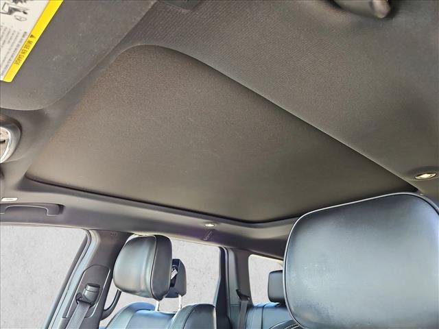 Used 2017 Jeep Grand Cherokee Overland RWD image 16