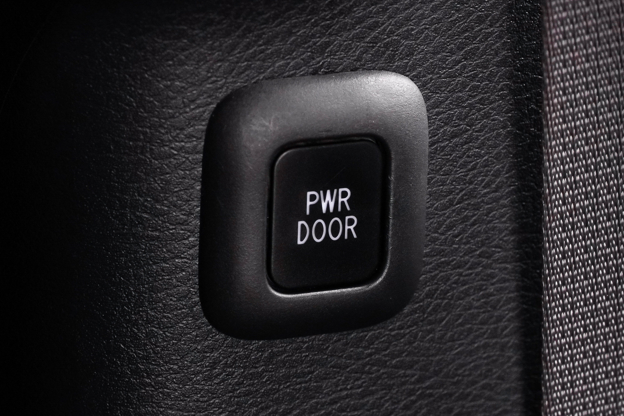 Certified 2025 Toyota Sienna LE AWD/4WD image 28