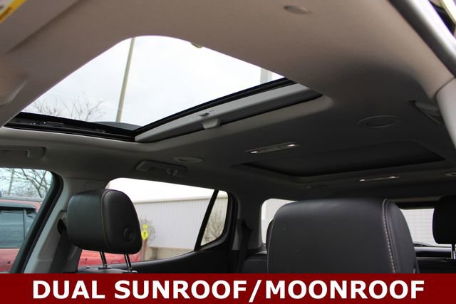 Used 2022 GMC Acadia SLT w/ Elevation Edition image 8