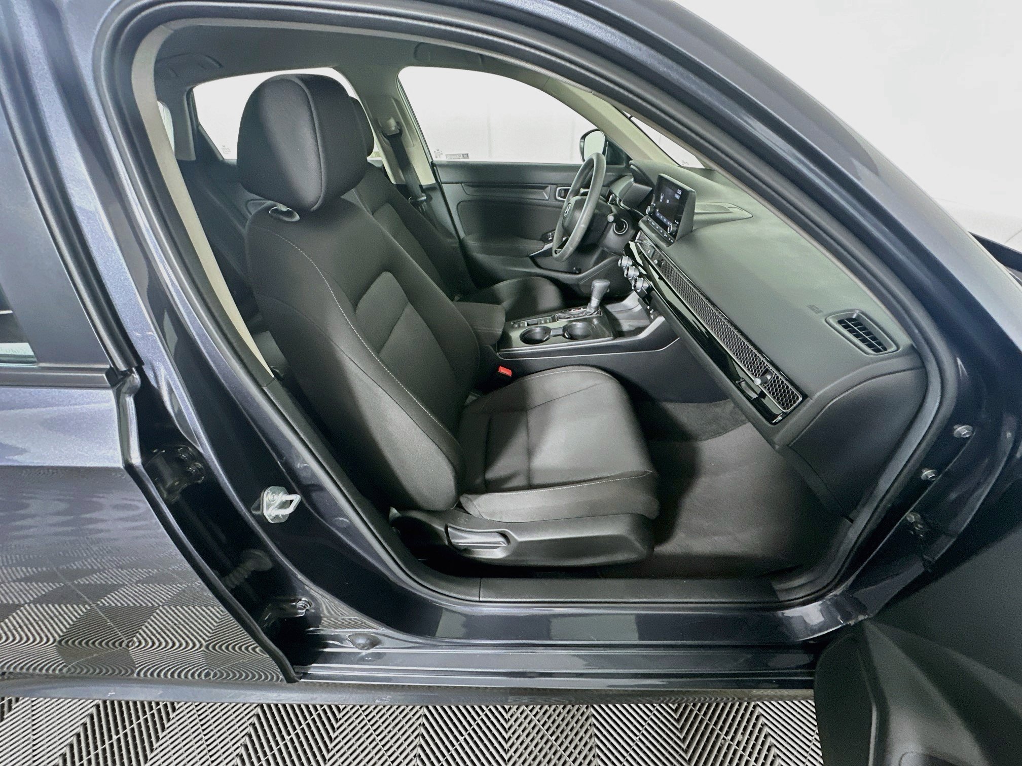 Used 2025 Honda Civic LX image 28