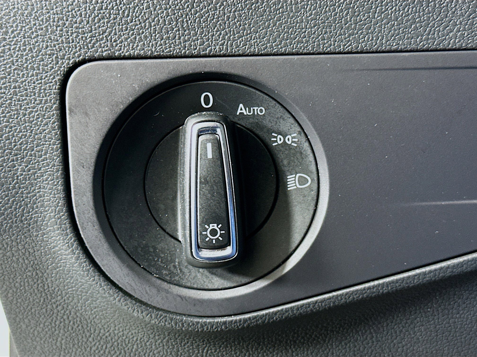 Used 2024 Volkswagen Tiguan Wolfsburg Edition image 17