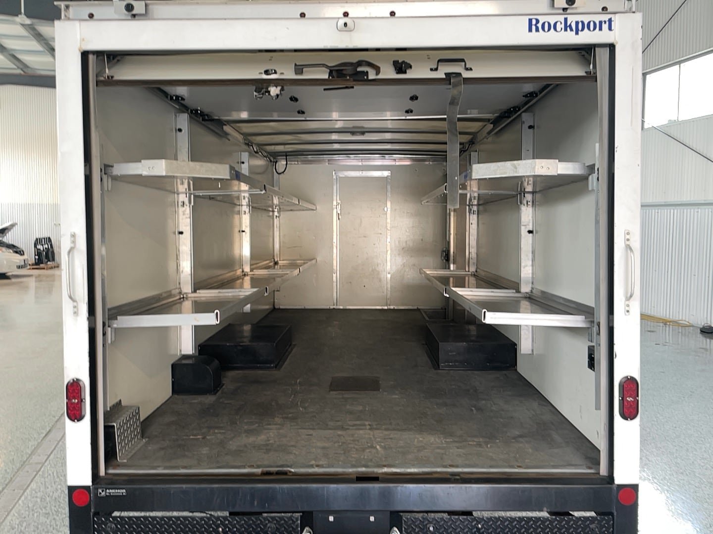 Used 2022 Chevrolet Express 4500 w/ Power Convenience Package RWD image 6