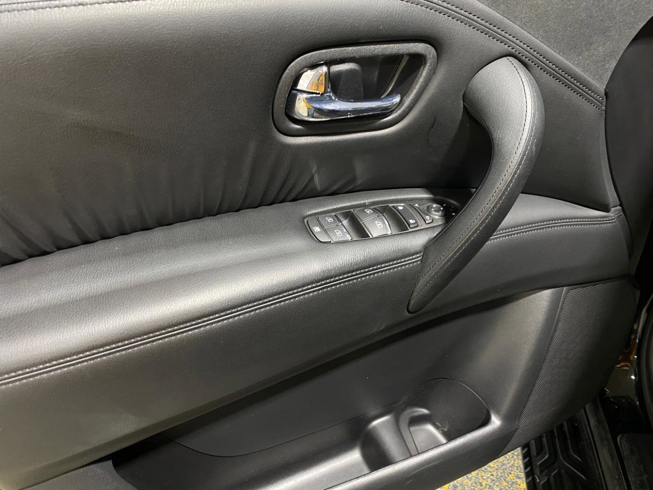 Used 2021 Nissan Armada SV w/ SV Appearance Package image 8