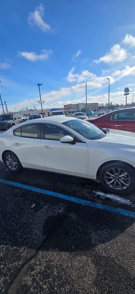 Used 2021 MAZDA MAZDA3 s image 10