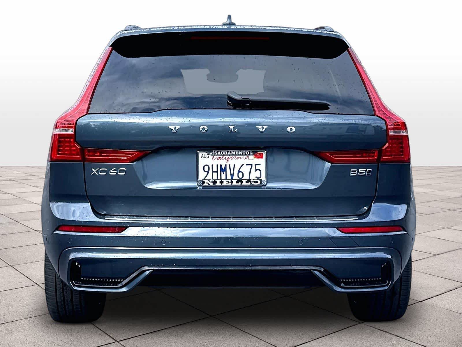Used 2024 Volvo XC60 B5 Ultimate w/ Protection Package Premier AWD/4WD image 7