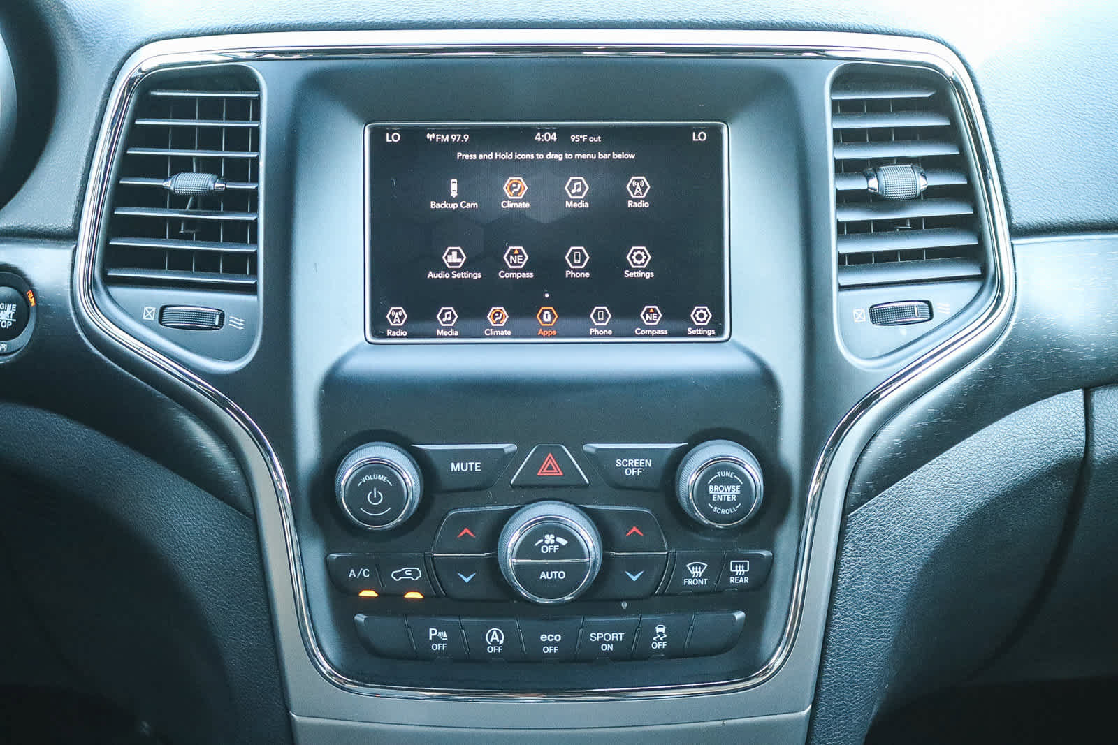 Used 2018 Jeep Grand Cherokee Laredo RWD image 13