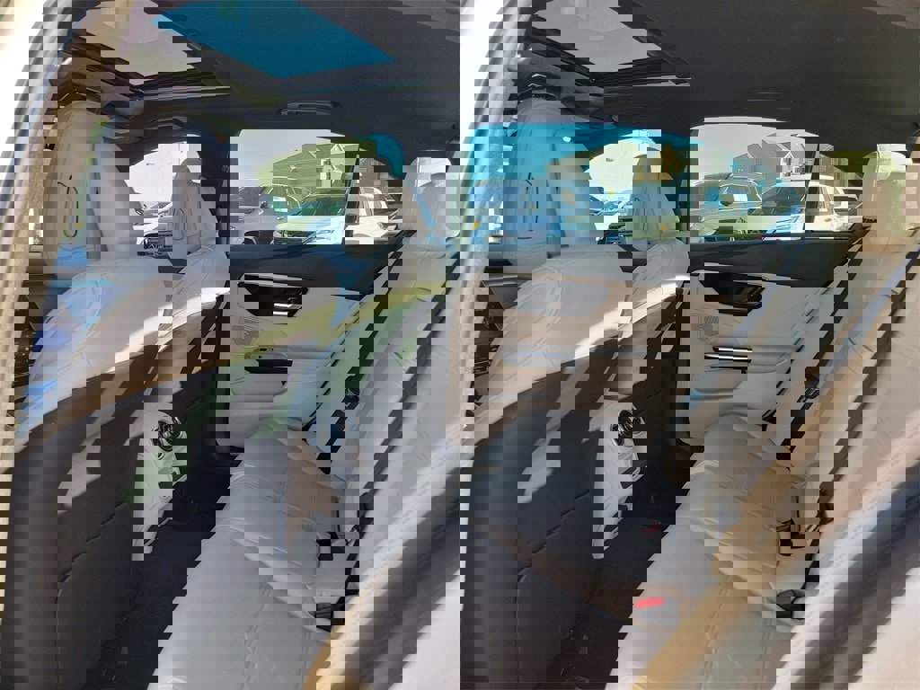 Used 2024 Mercedes-Benz C 300 Sedan image 13