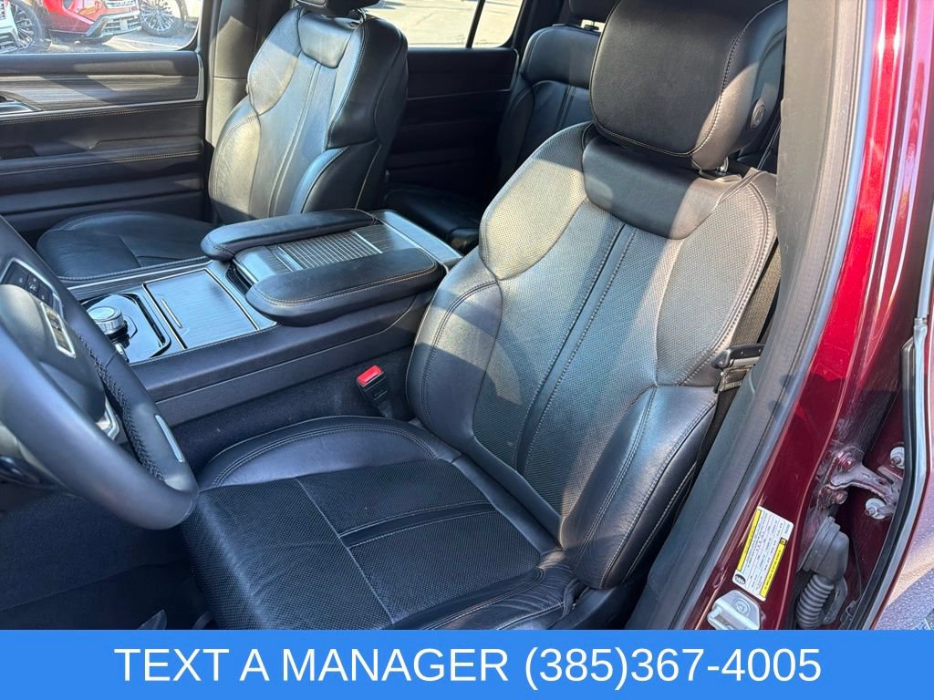 Used 2023 Jeep Wagoneer L Series II AWD/4WD image 17