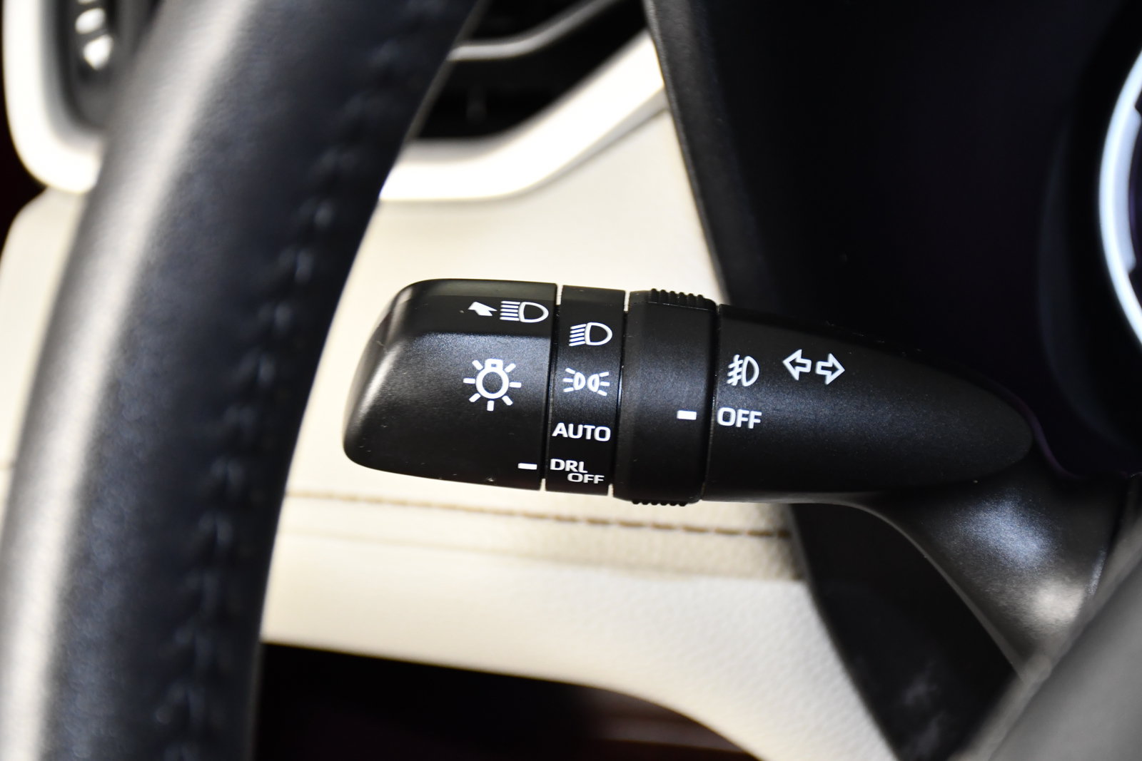 Used 2022 Toyota RAV4 Limited w/ Limited Grade Weather Package AWD/4WD image 22