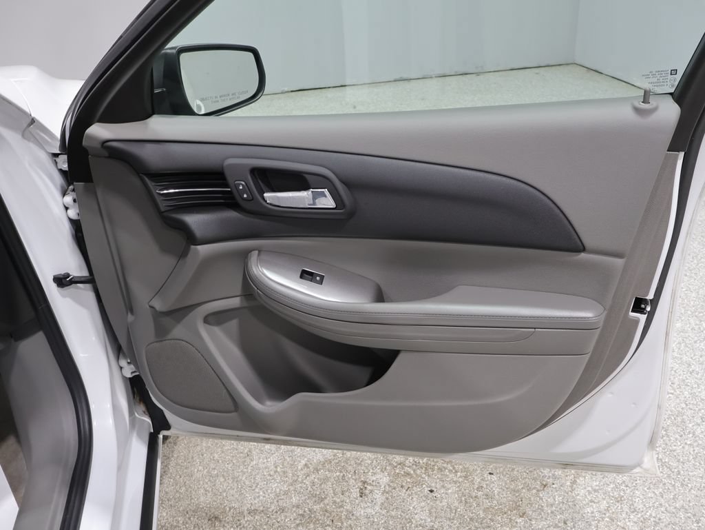 Used 2015 Chevrolet Malibu LS FWD image 22