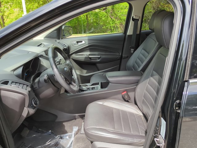 Used 2017 Ford Escape SE w/ SE Leather Comfort Package image 16