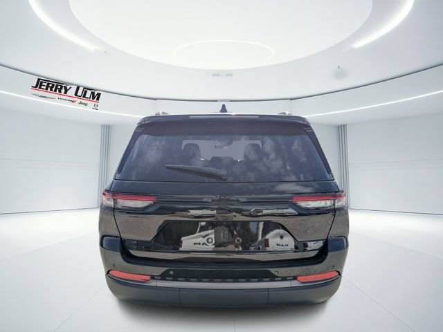 New 2026 Jeep Grand Cherokee Altitude AWD/4WD image 4