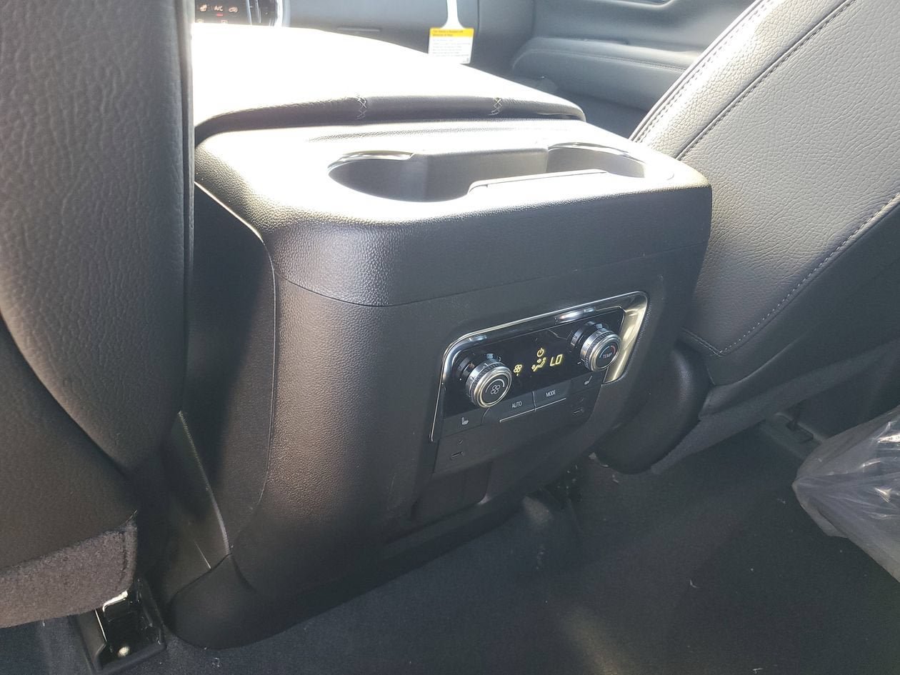 New 2026 GMC Yukon XL Denali w/ Sun & Power Step Package AWD/4WD image 16