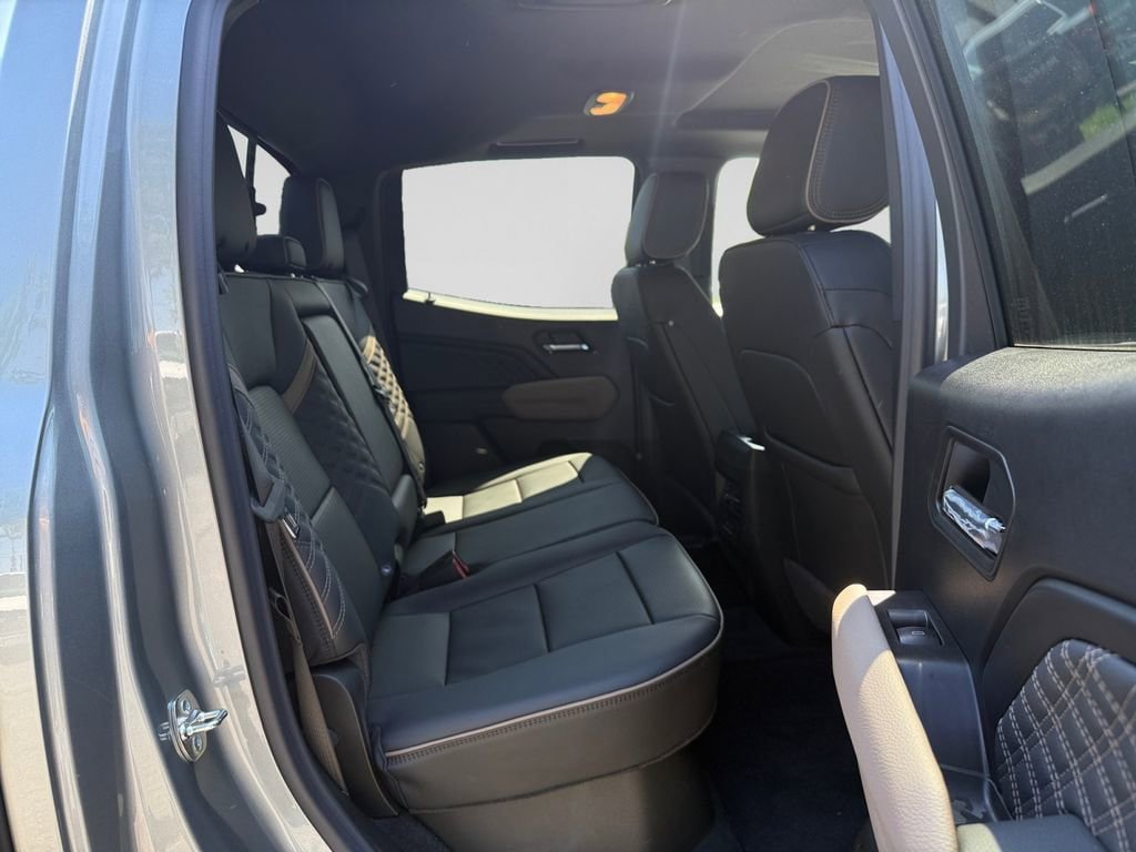 New 2026 GMC Canyon Denali AWD/4WD image 18