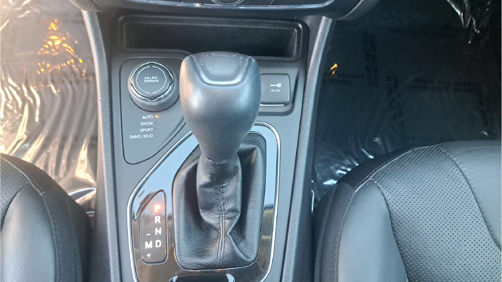 Used 2019 Jeep Cherokee Limited AWD/4WD image 34