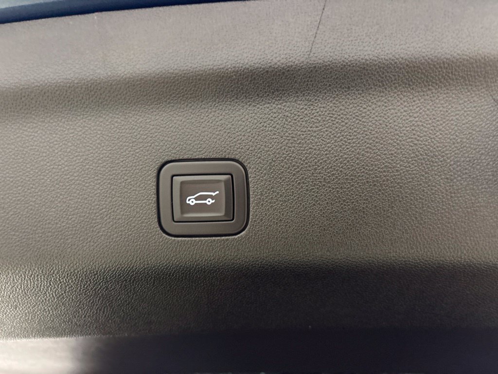 Used 2025 Chevrolet Tahoe High Country AWD/4WD image 37
