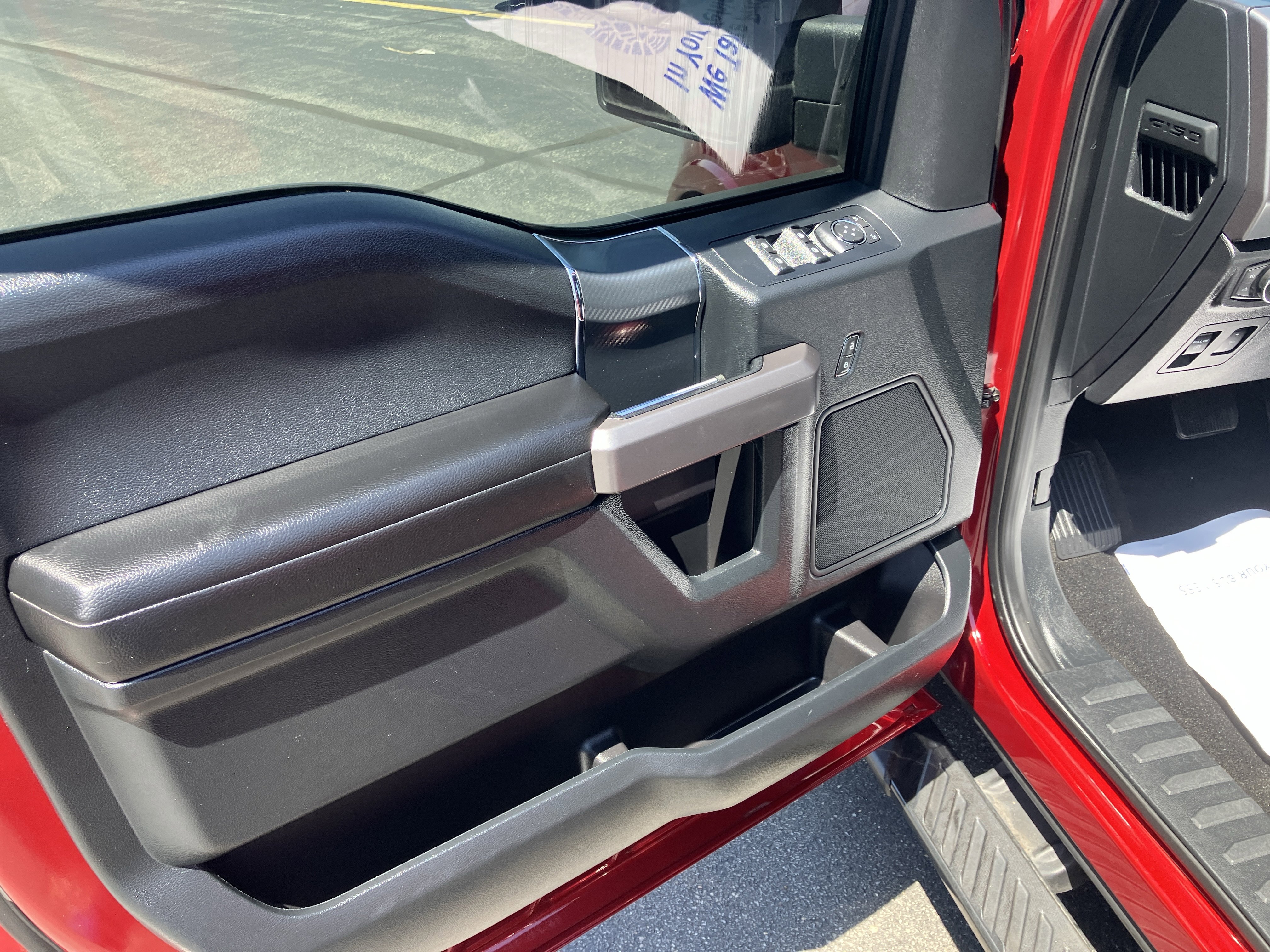 Used 2019 Ford F150 XLT w/ Equipment Group 302A Luxury AWD/4WD image 17