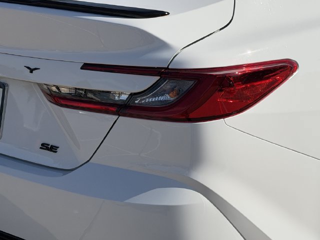 New 2026 Toyota Camry Hybrid w/ Convenience Package FWD image 7