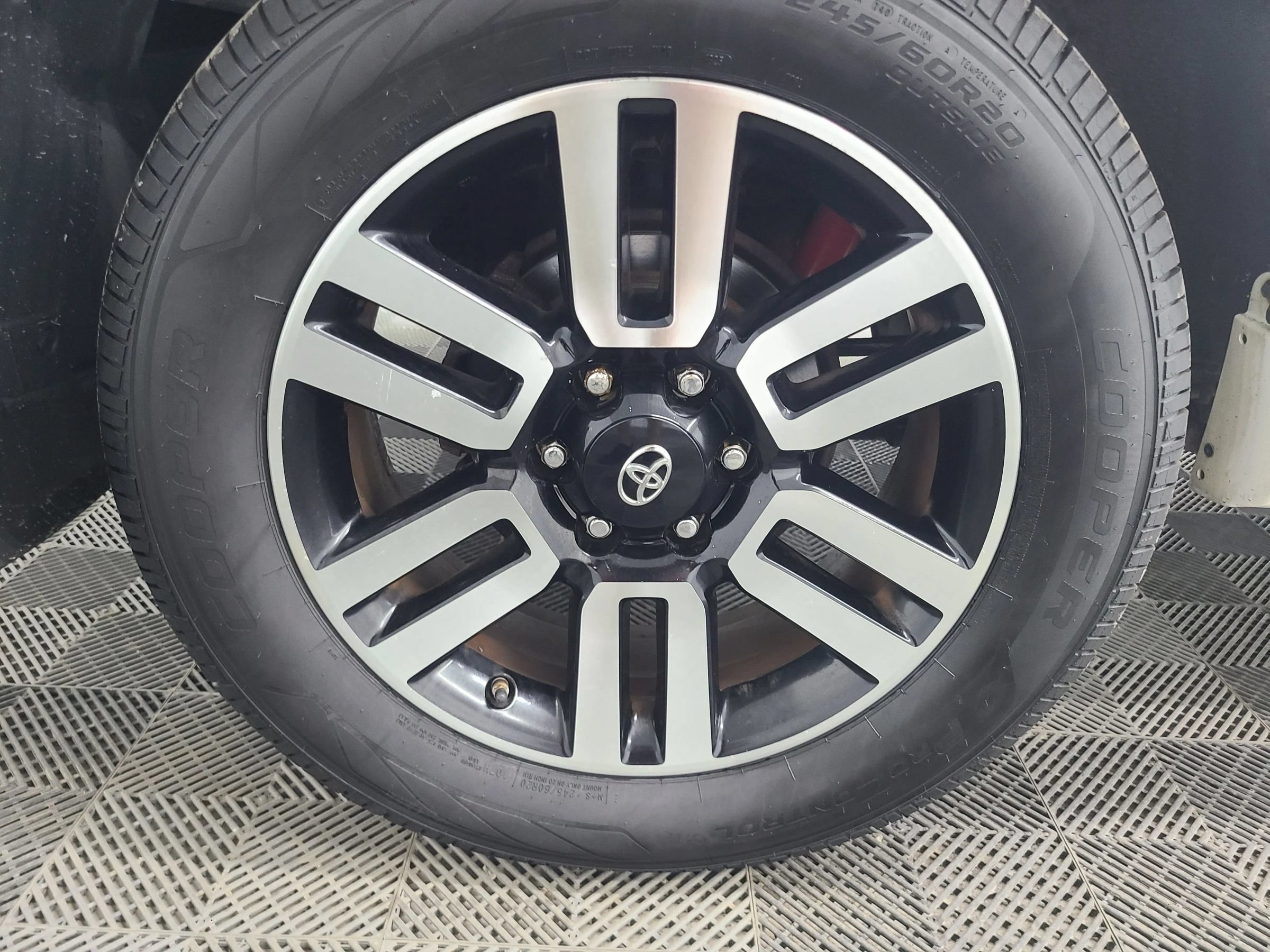 Used 2016 Toyota 4Runner Limited AWD/4WD image 16
