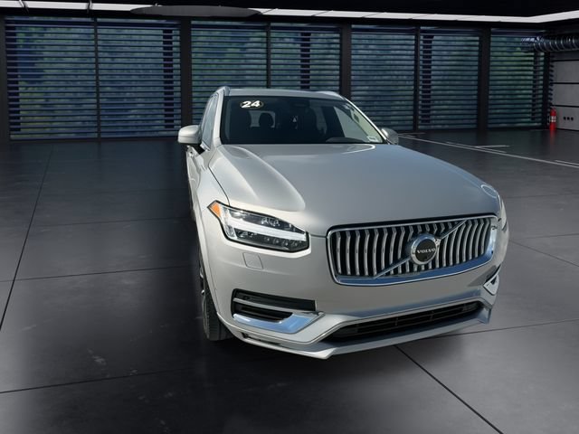 Used 2024 Volvo XC90 B5 Plus AWD/4WD image 3