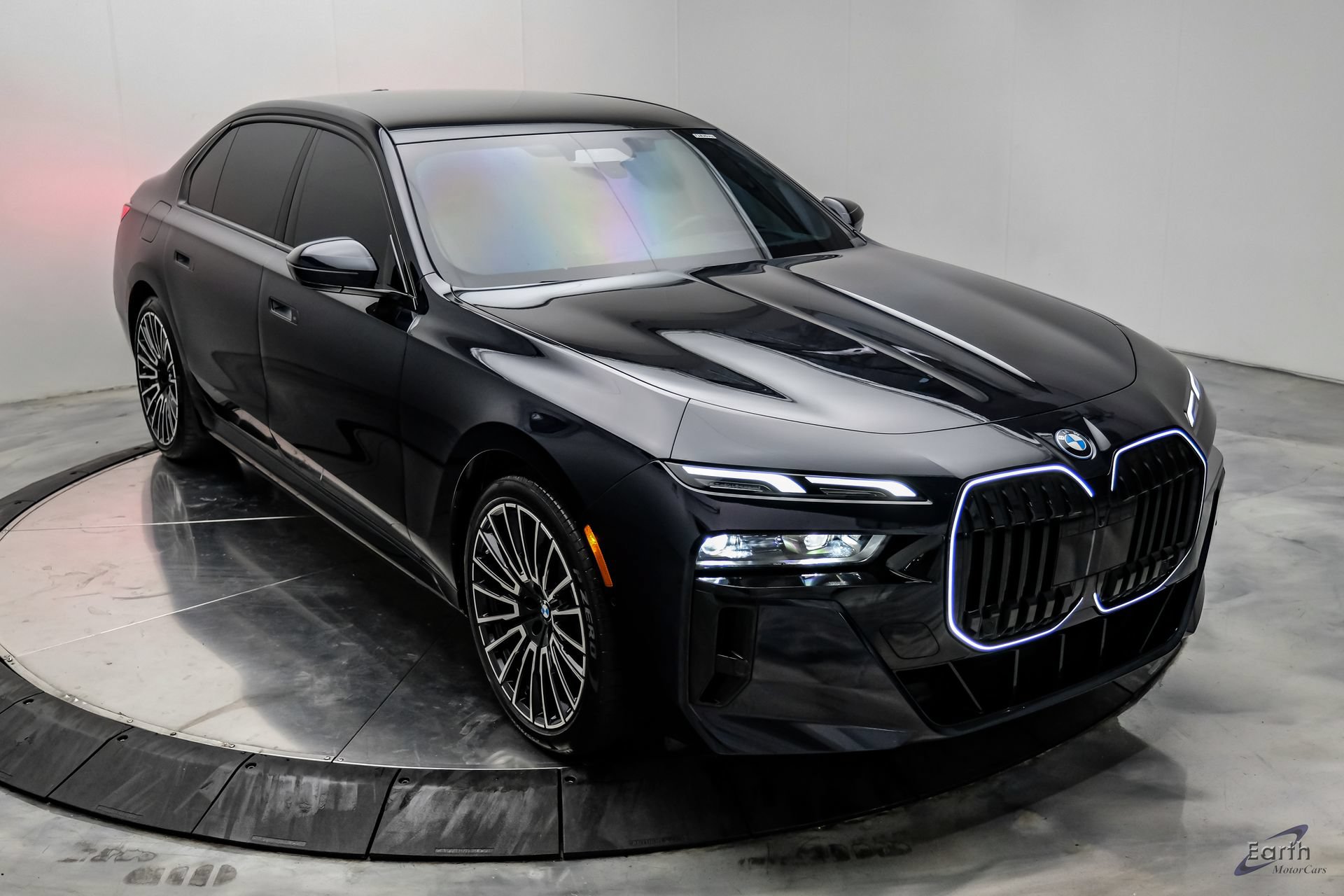 Used 2025 BMW i7 xDrive60 AWD/4WD image 25