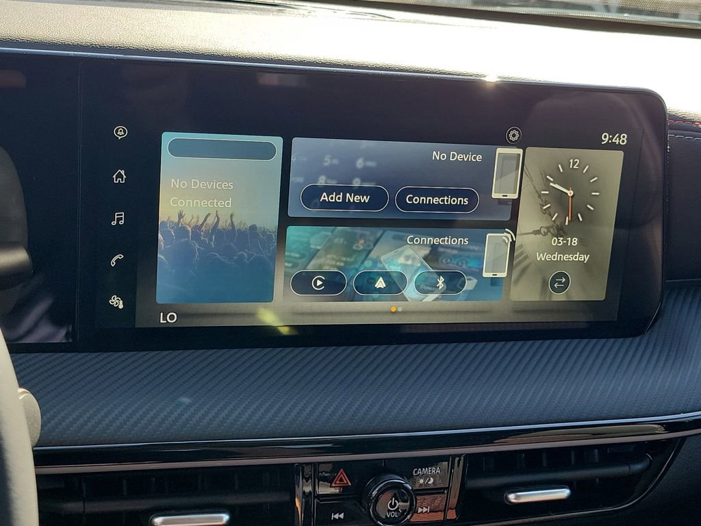 Certified 2025 Nissan Kicks SR FWD image 9